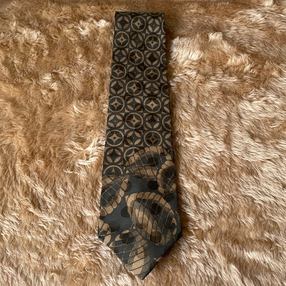 Italian Silk Erranno  Milano Necktie - Green, Gold, Geometric, Seashell
